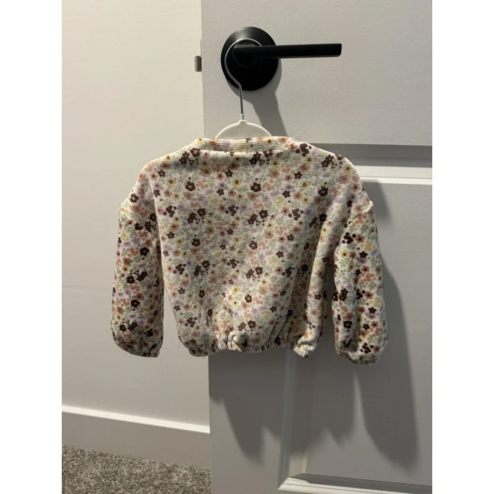 Huggies Shirt Girls 9-12 Months White Floral Long Sleeve Button Shoulder Top